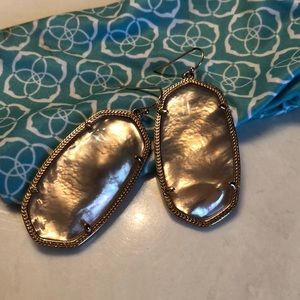 Kendra Scott Danielle in Peach Illusion ✨